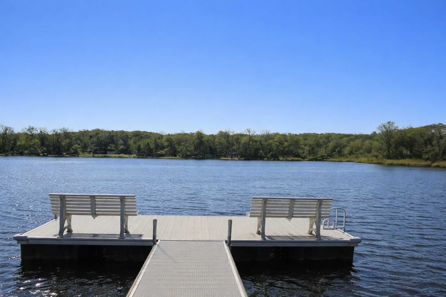  Lyons Lake in Peninsula
